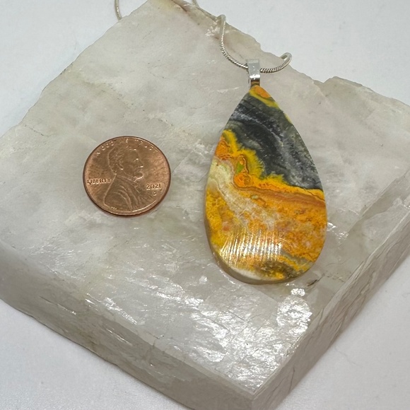 Bumblebee jasper pendant with sterling silver chain - Picture 3 of 5